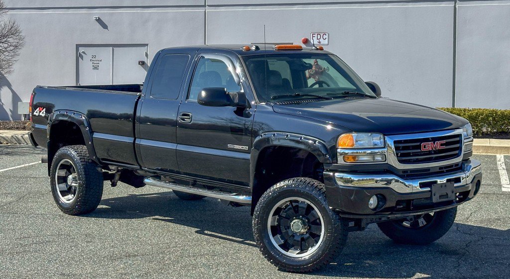Used 2005 GMC Sierra 3500 SLT image 6