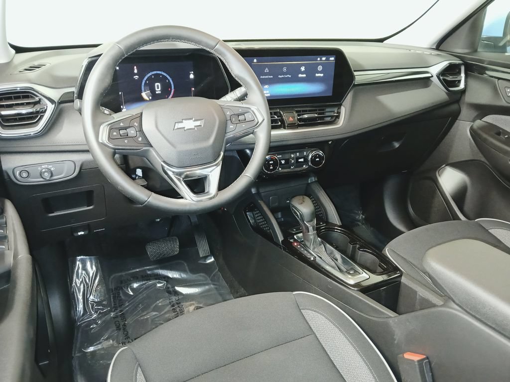 Used 2024 Chevrolet TrailBlazer LT w/ Convenience Package FWD image 9