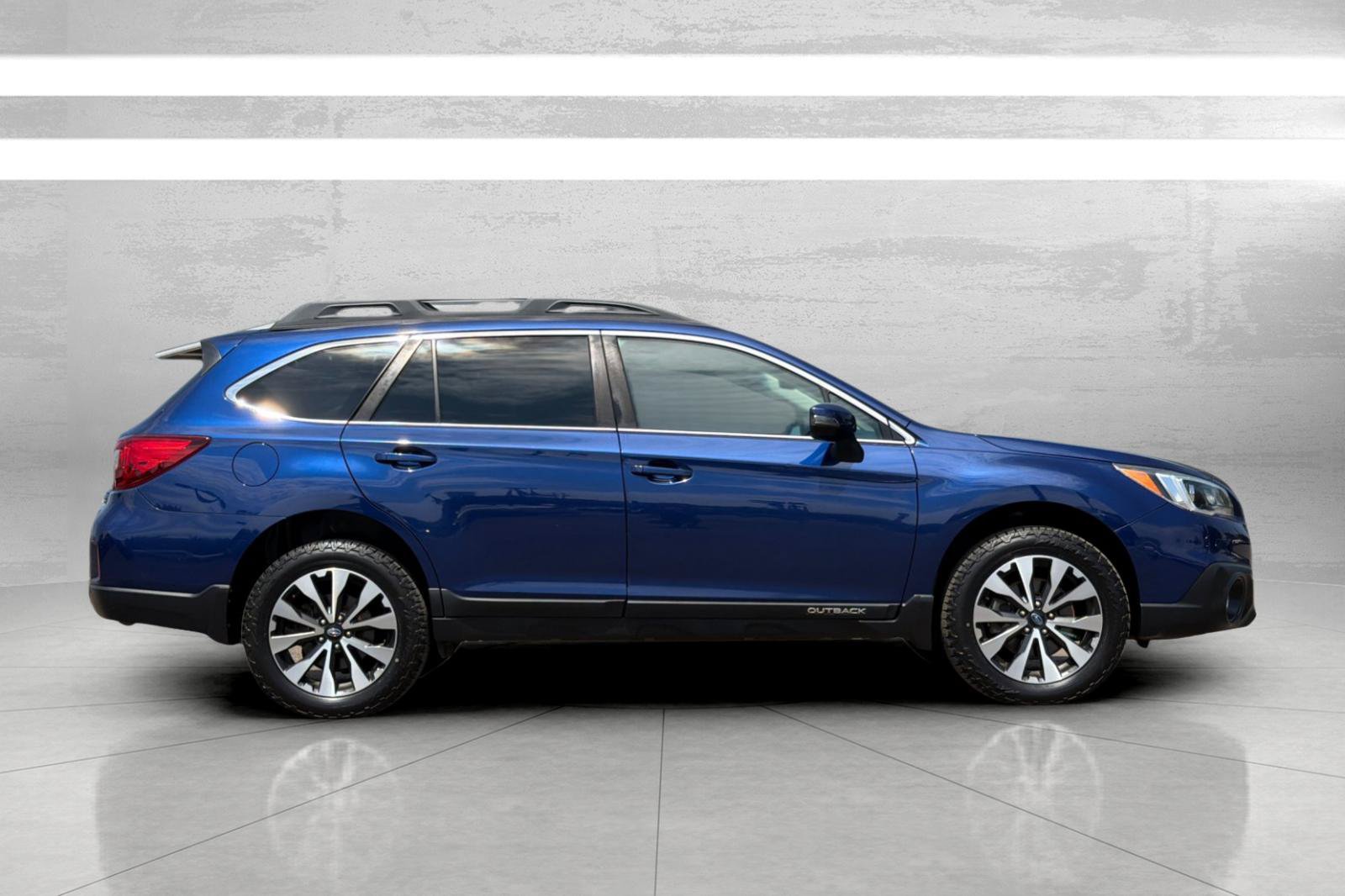 Used 2017 Subaru Outback 3.6R Limited AWD/4WD image 4