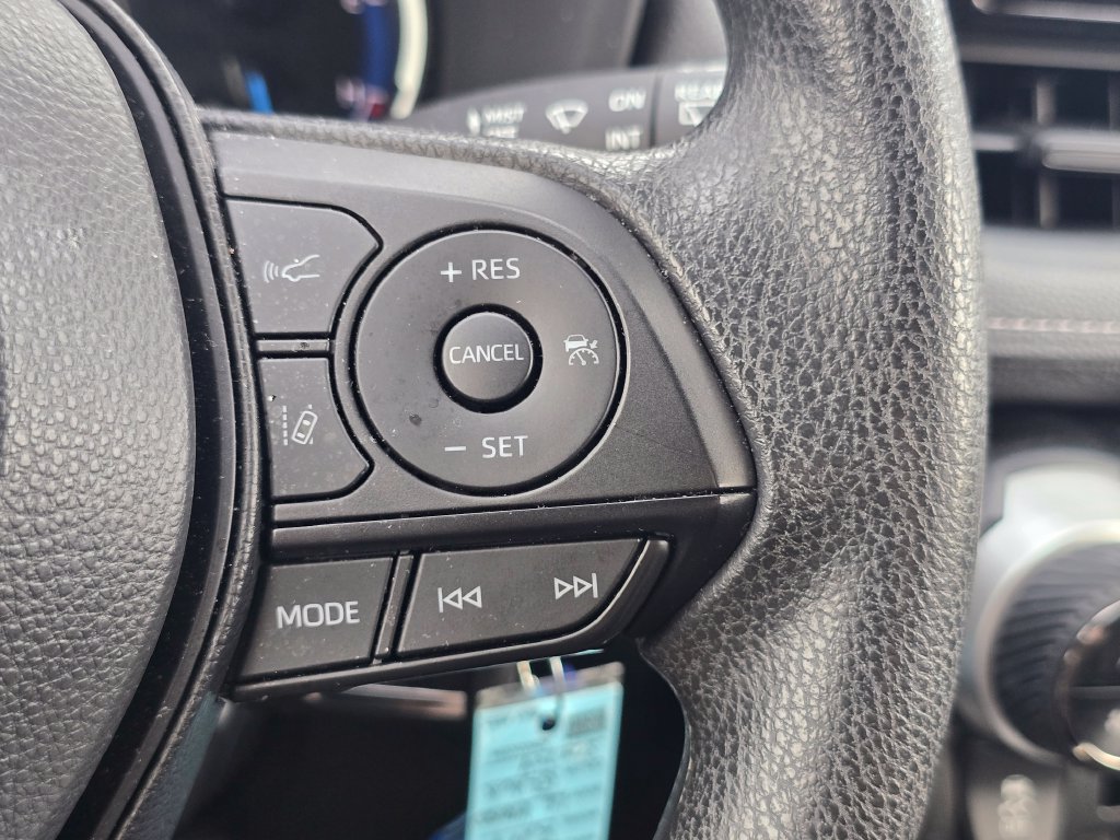 Used 2025 Toyota RAV4 LE AWD/4WD image 29