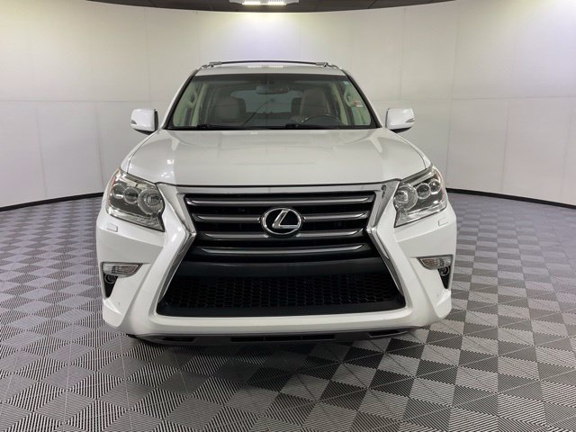 Used 2017 Lexus GX 460 AWD/4WD image 2
