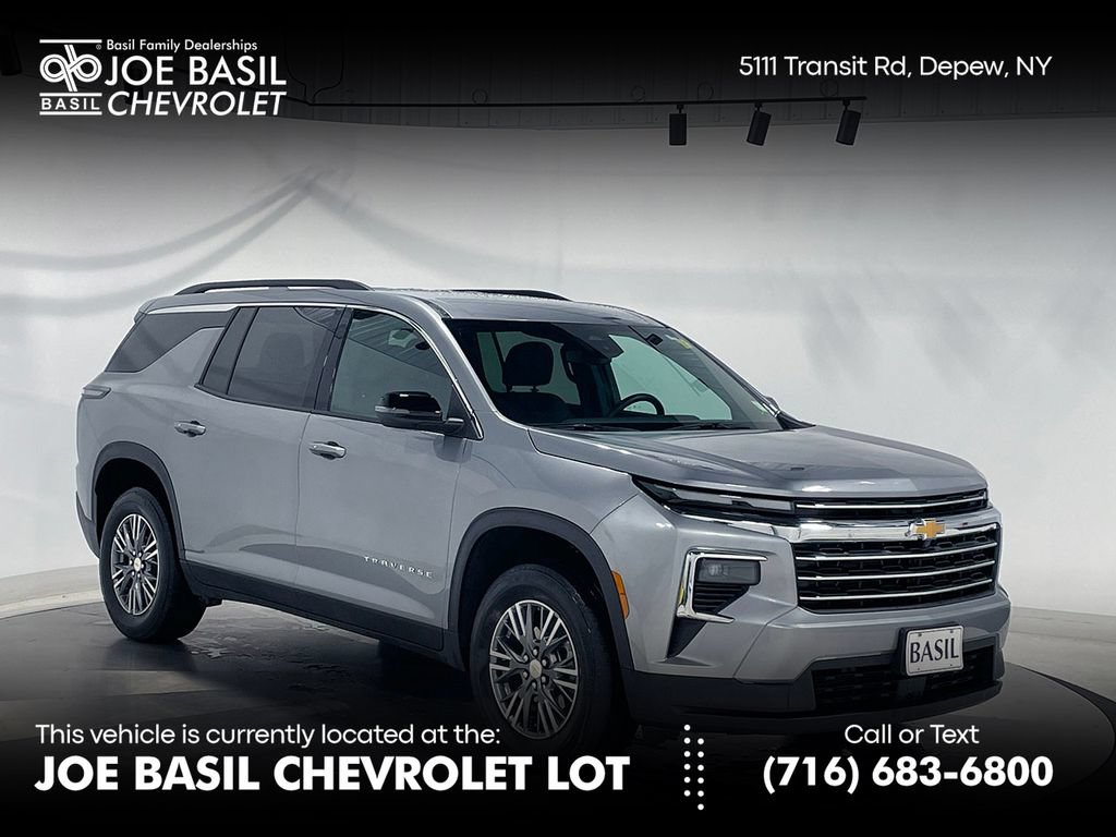 Used 2025 Chevrolet Traverse LT