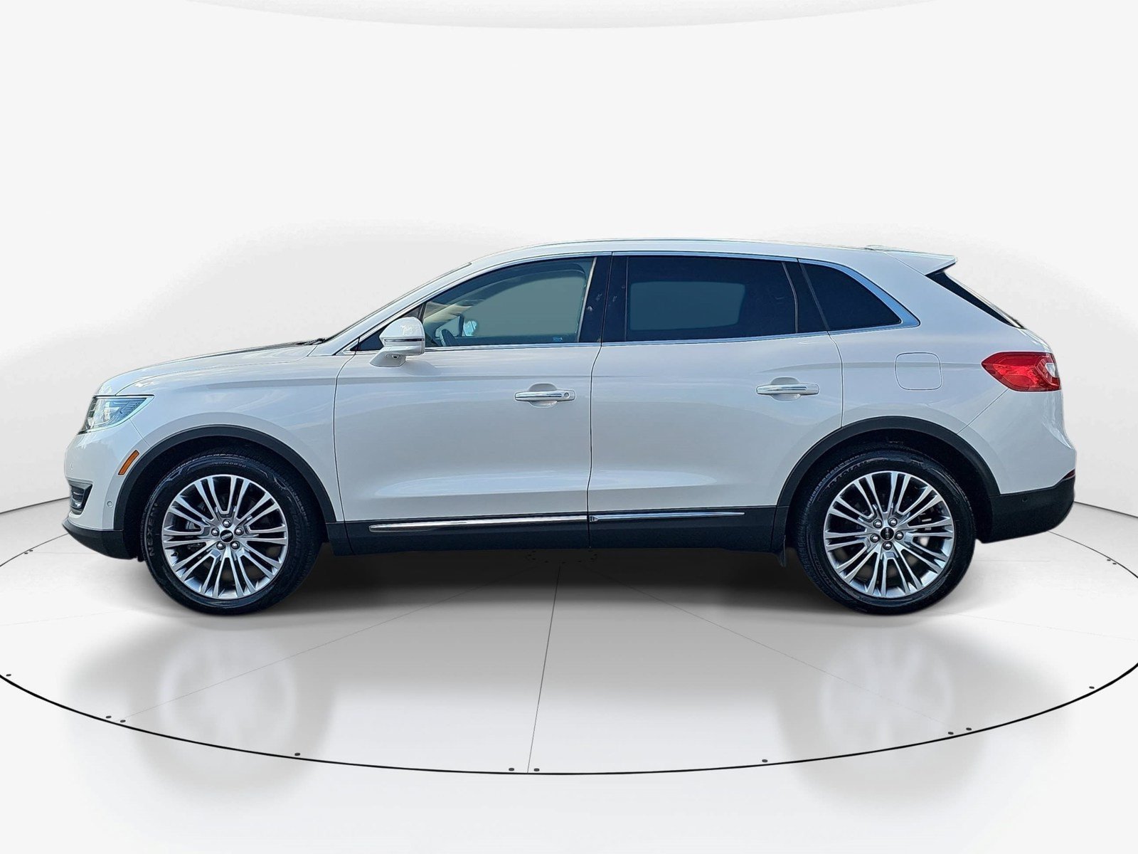 Used 2017 Lincoln MKX Reserve AWD/4WD image 7