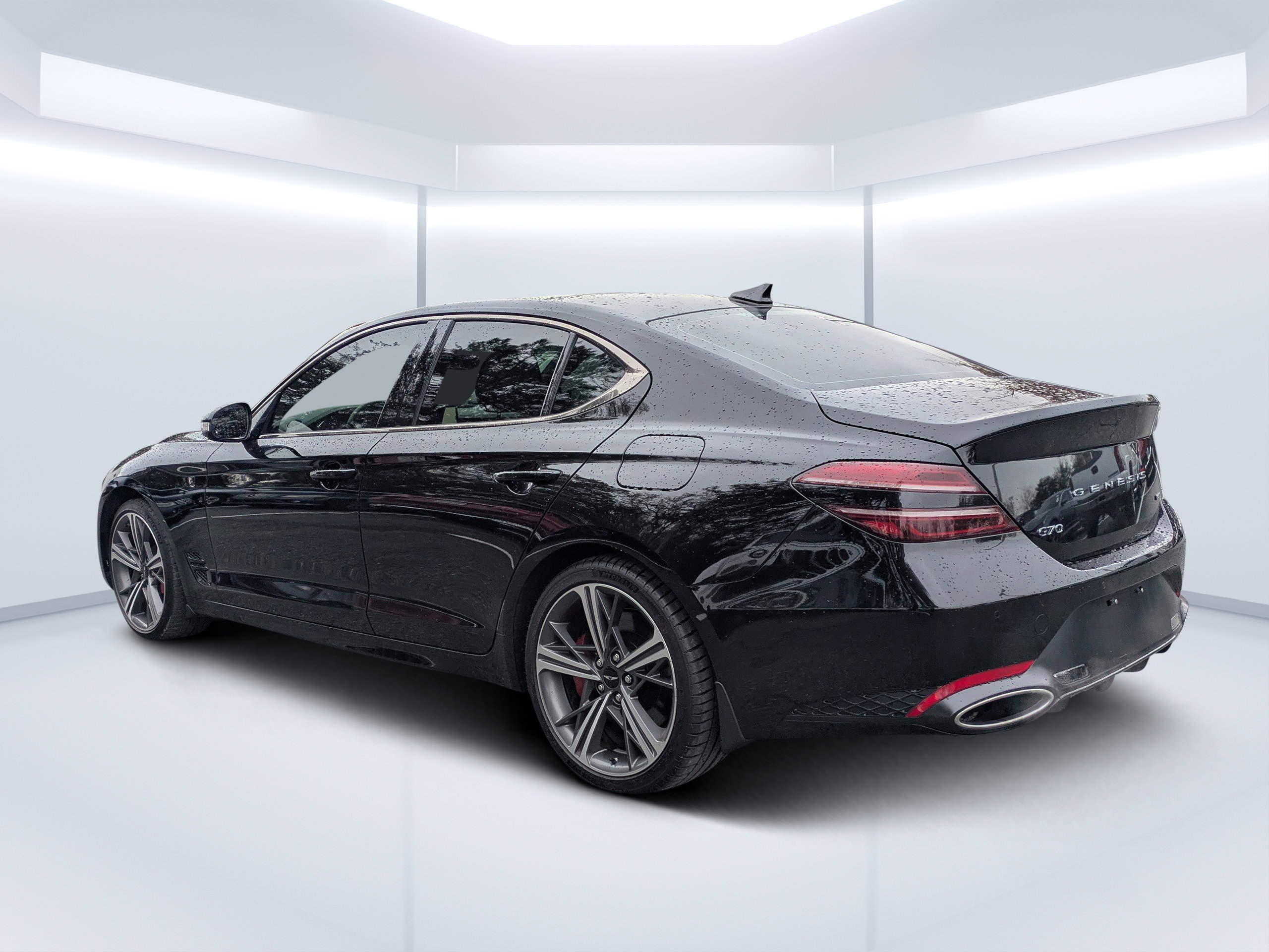 Used 2024 Genesis G70 3.3T Advanced image 5