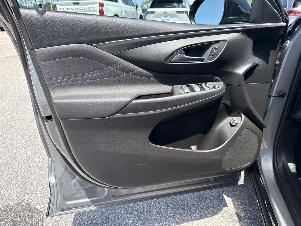 Used 2024 Buick Envista Sport Touring w/ Convenience I Package FWD image 16