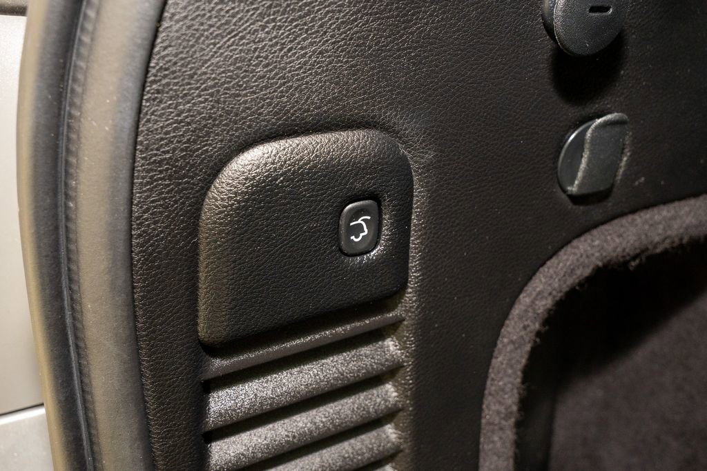 Used 2015 Jeep Grand Cherokee Overland w/ Advanced Technology Group image 6