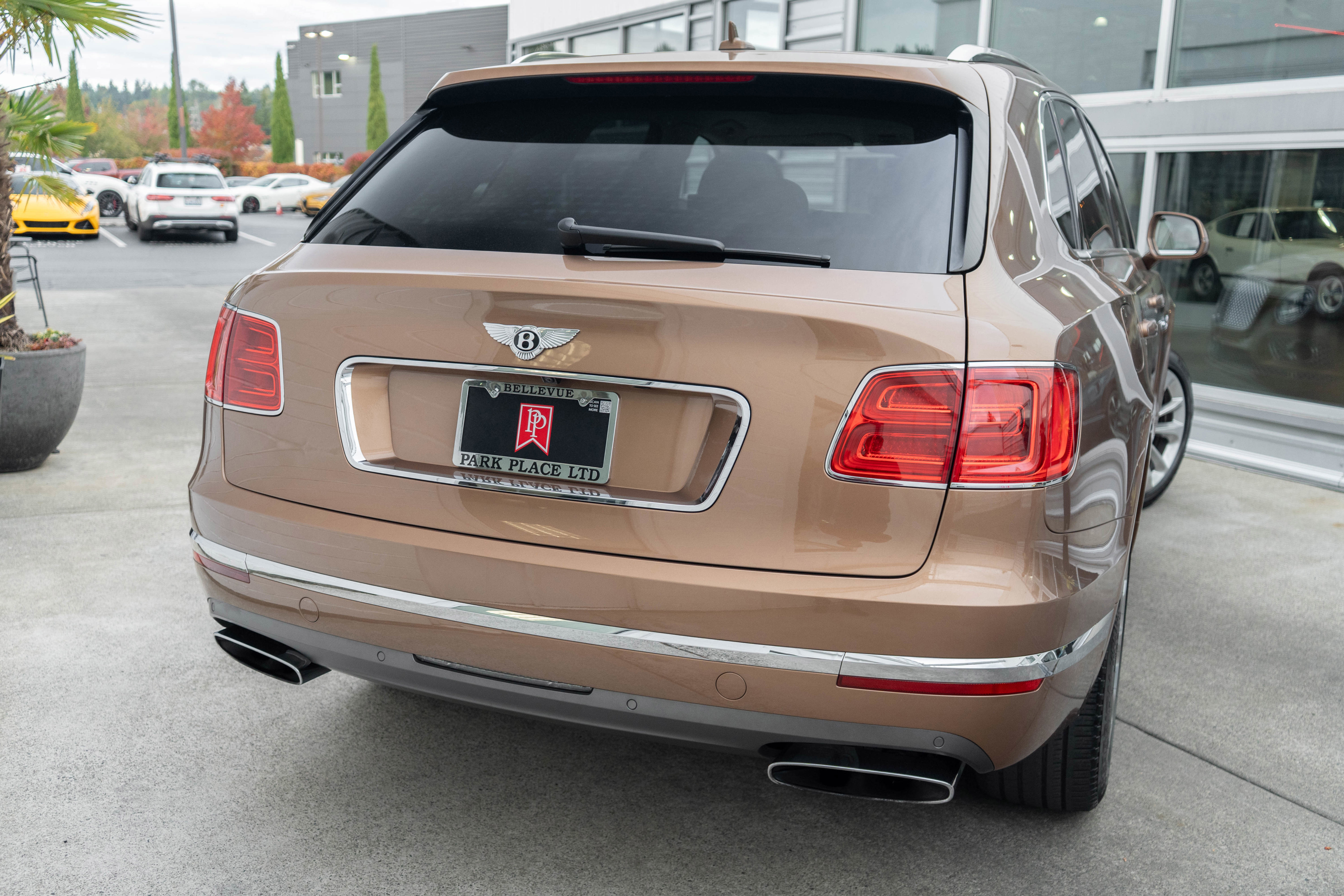 Used 2017 Bentley Bentayga image 6