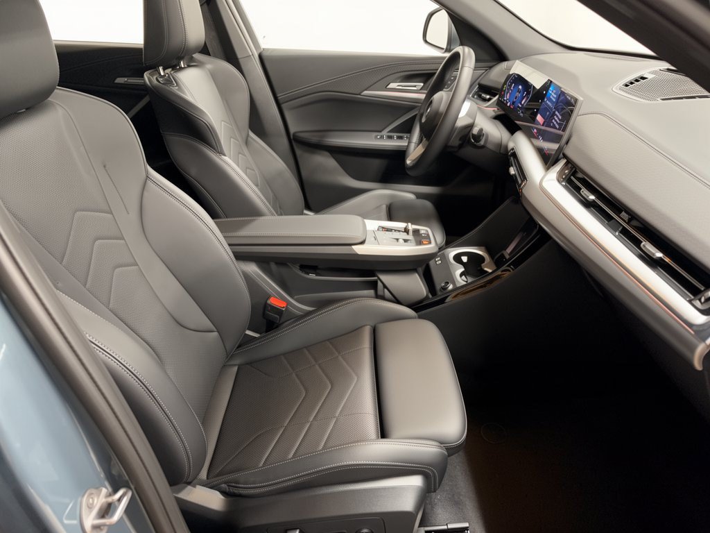 Certified 2026 BMW X2 xDrive28i AWD/4WD image 30