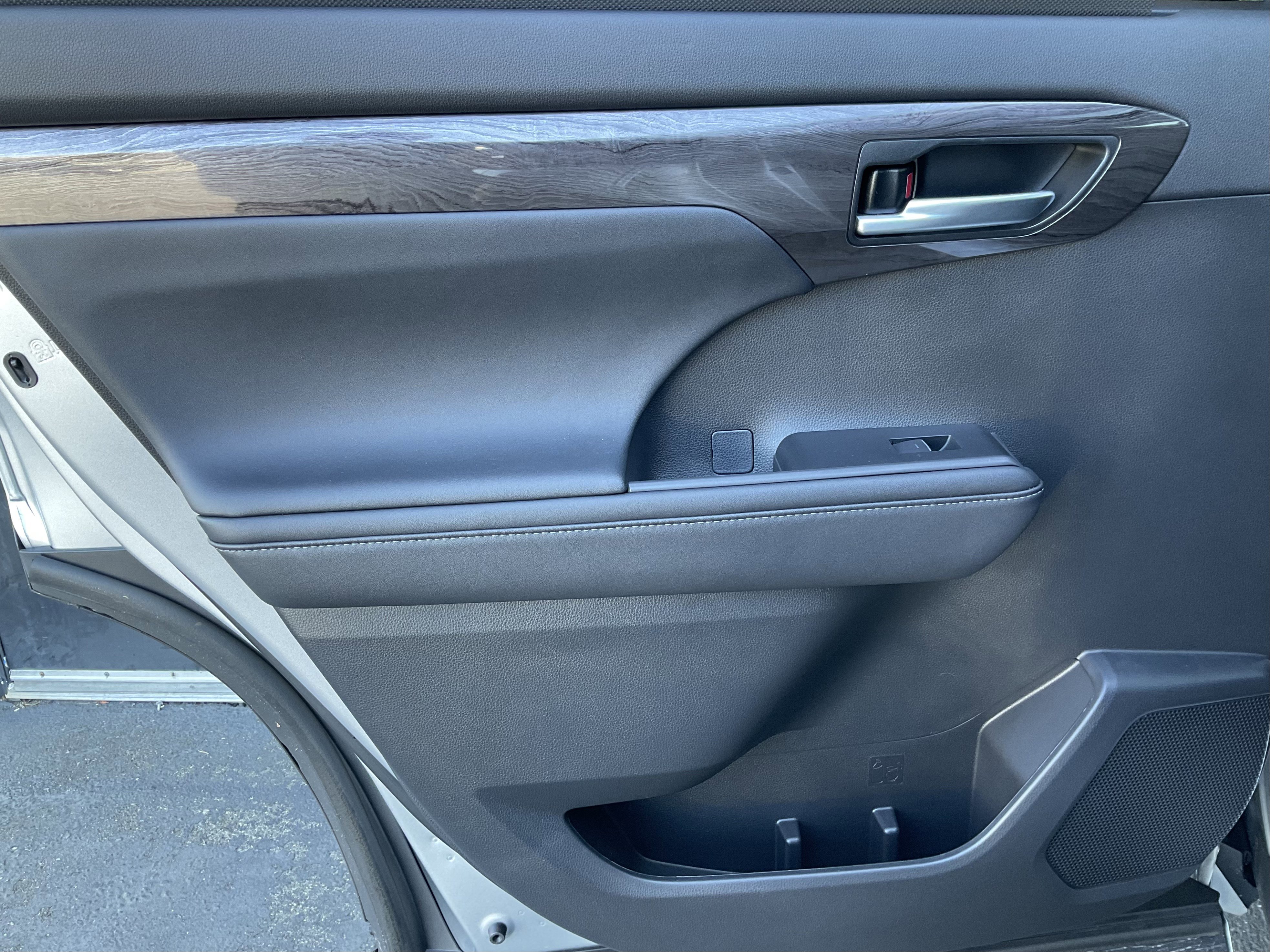 Used 2024 Toyota Highlander Platinum image 40