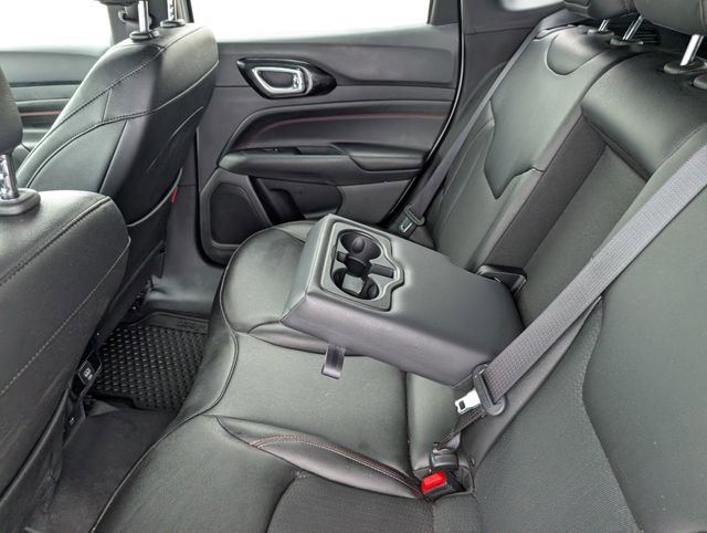Used 2025 Jeep Compass Trailhawk AWD/4WD image 23