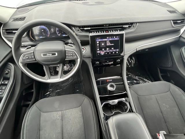 Used 2023 Jeep Grand Cherokee L Laredo AWD/4WD image 10
