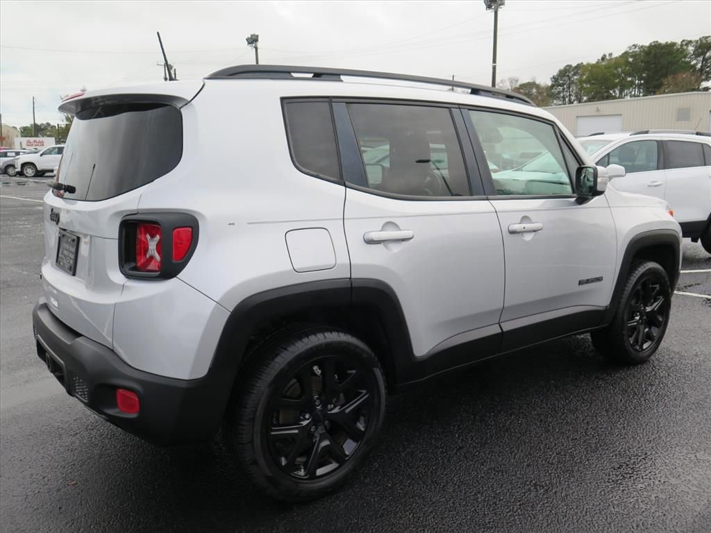 Used 2018 Jeep Renegade Altitude w/ UConnect 8.4 Nav Group image 3