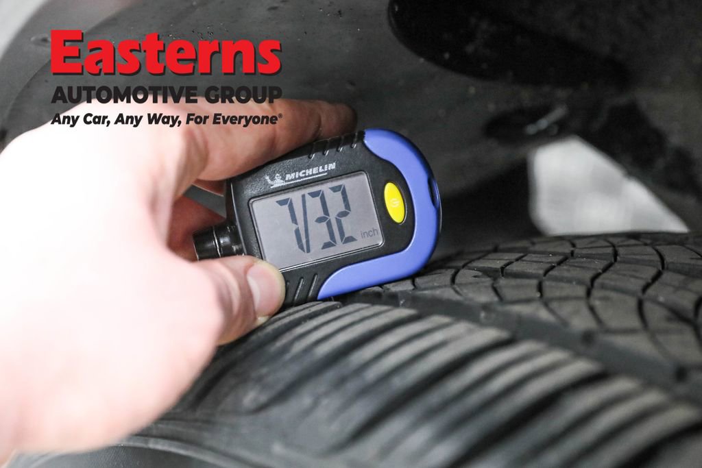 Used 2018 Toyota RAV4 SE image 29