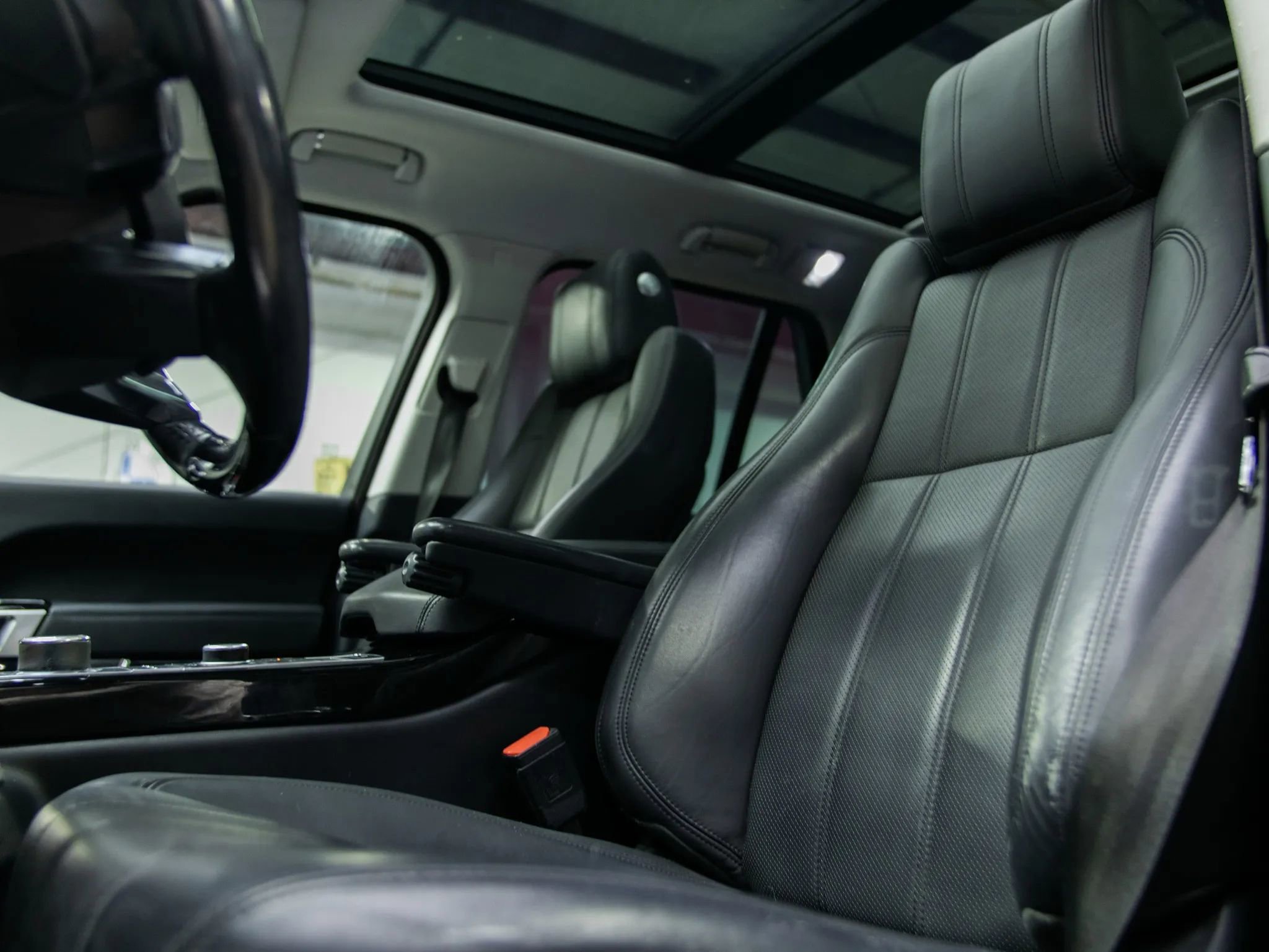 Used 2015 Land Rover Range Rover Supercharged image 22