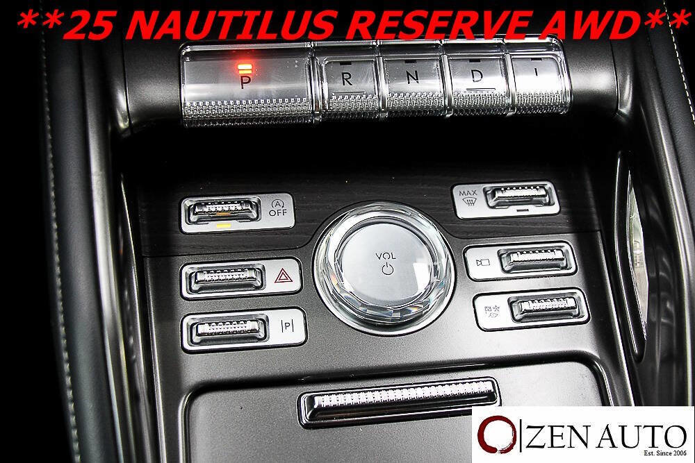 Used 2025 Lincoln Nautilus Reserve image 40