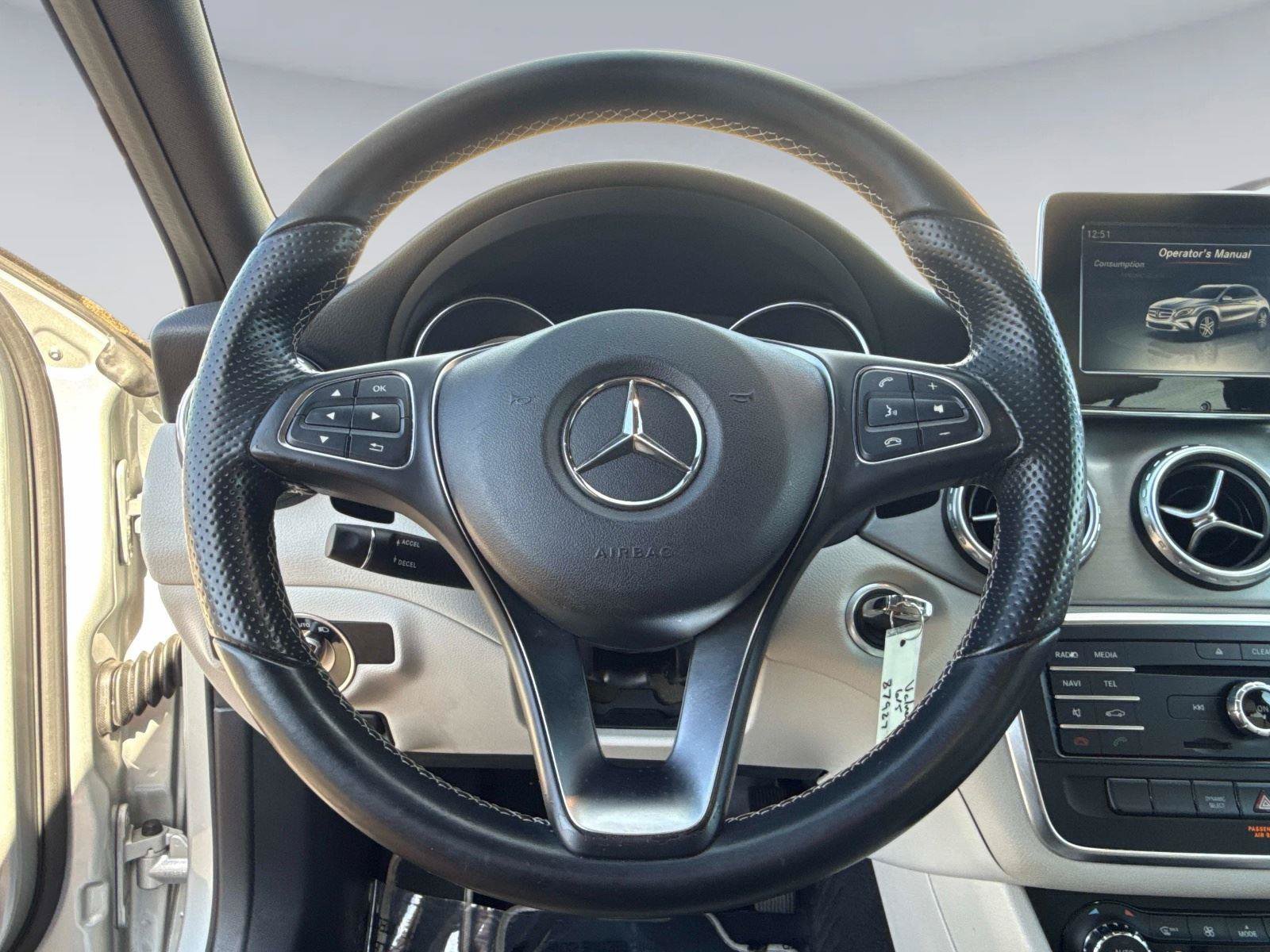Used 2016 Mercedes-Benz GLA 250 image 32