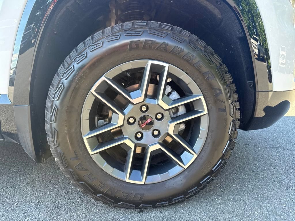 New 2026 GMC Terrain AT4 w/ Convenience Package III AWD/4WD image 9