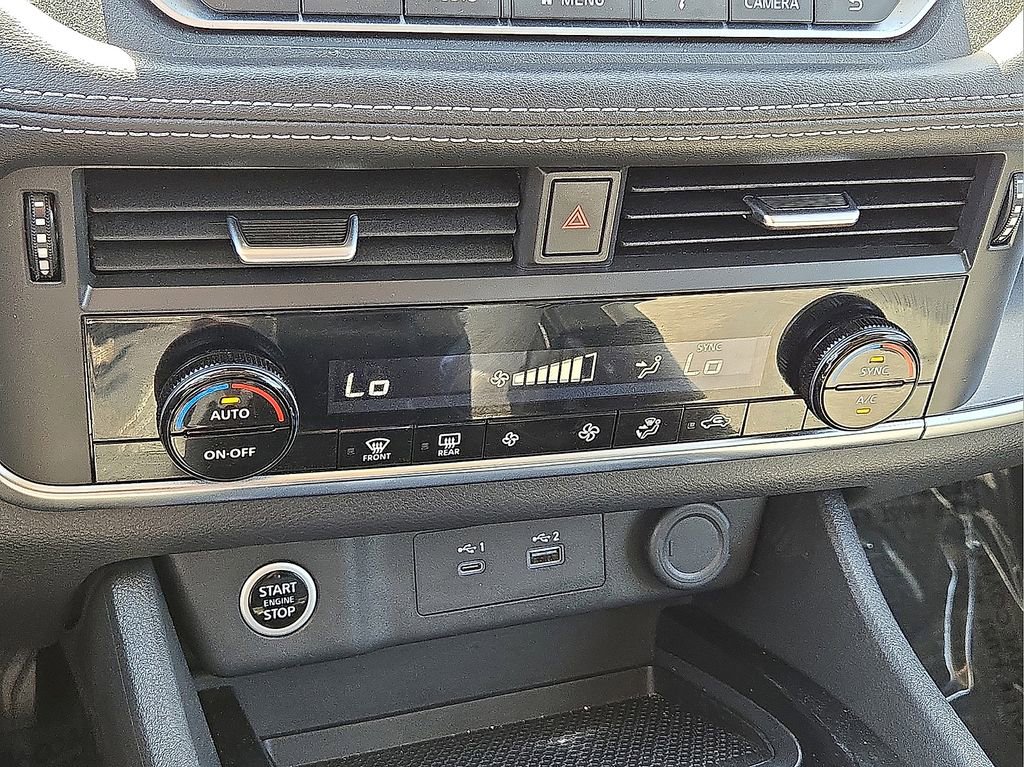 Used 2023 Nissan Rogue SV image 27