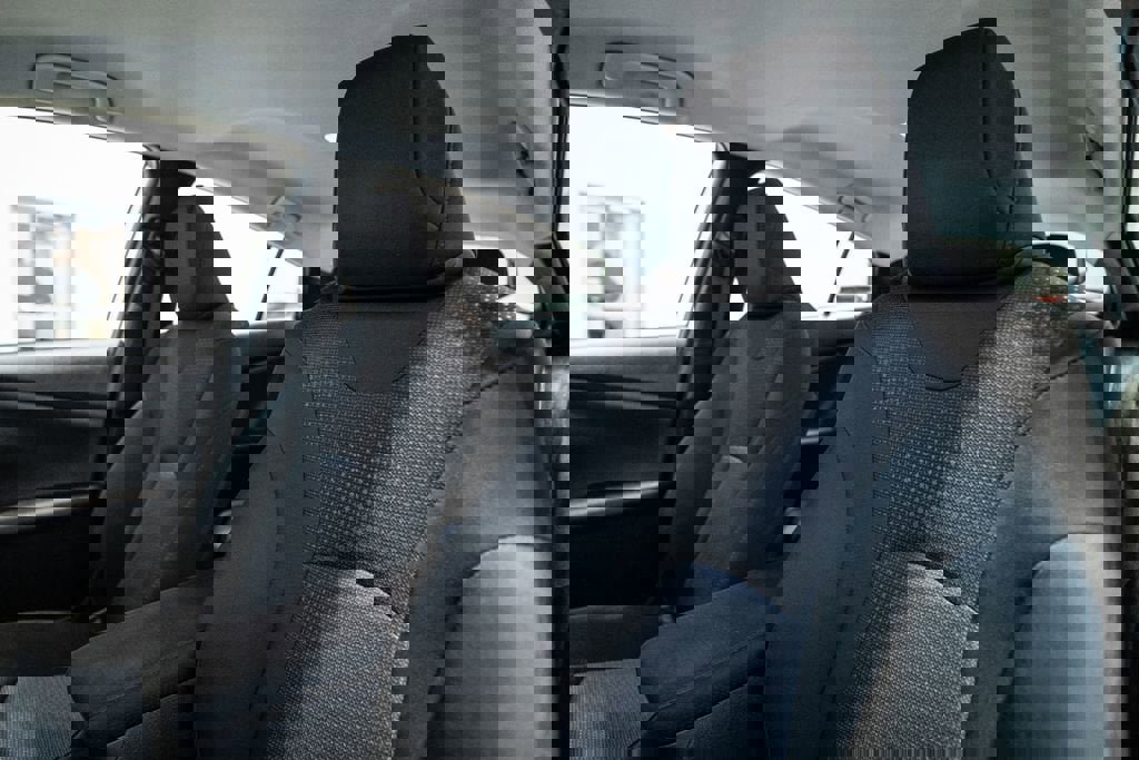 Used 2020 Toyota Prius LE image 14