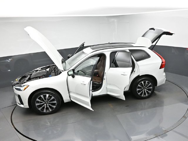 Used 2024 Volvo XC60 B5 Plus w/ Protection Package Premier AWD/4WD image 50