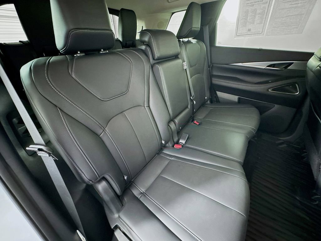 Certified 2026 INFINITI QX60 Luxe w/ Cargo Package image 30