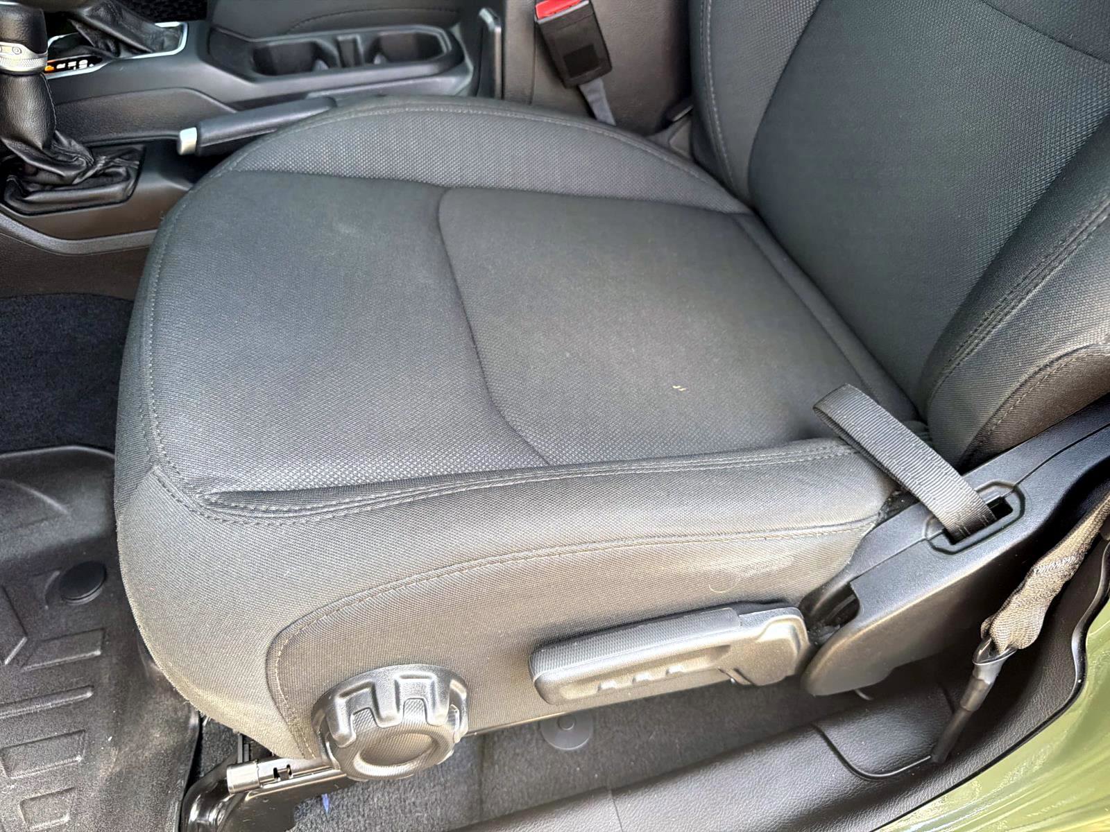 Used 2022 Jeep Wrangler Unlimited Sport image 19