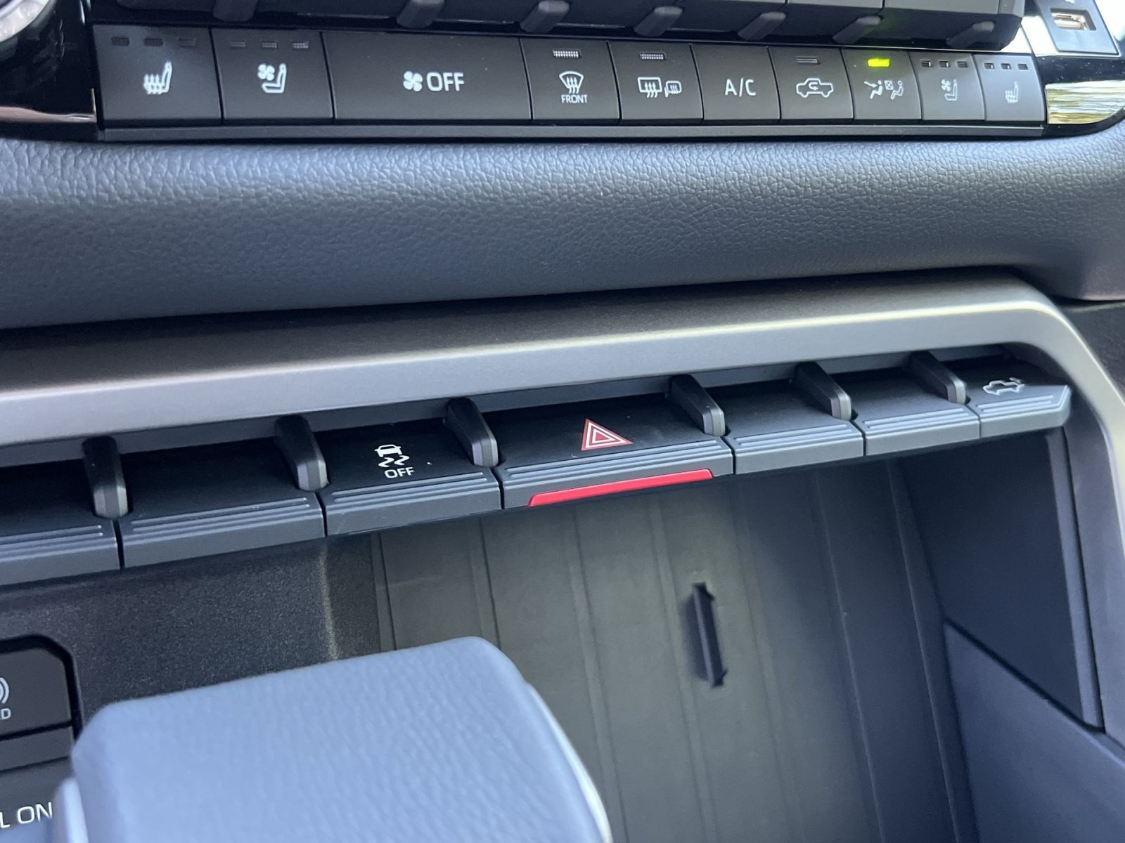 New 2026 Toyota Tundra Limited AWD/4WD image 26