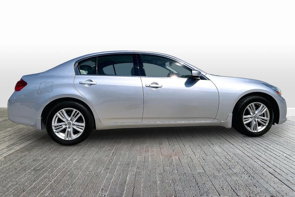 Used 2011 INFINITI G37 x Sedan w/ Premium Pkg AWD/4WD image 4