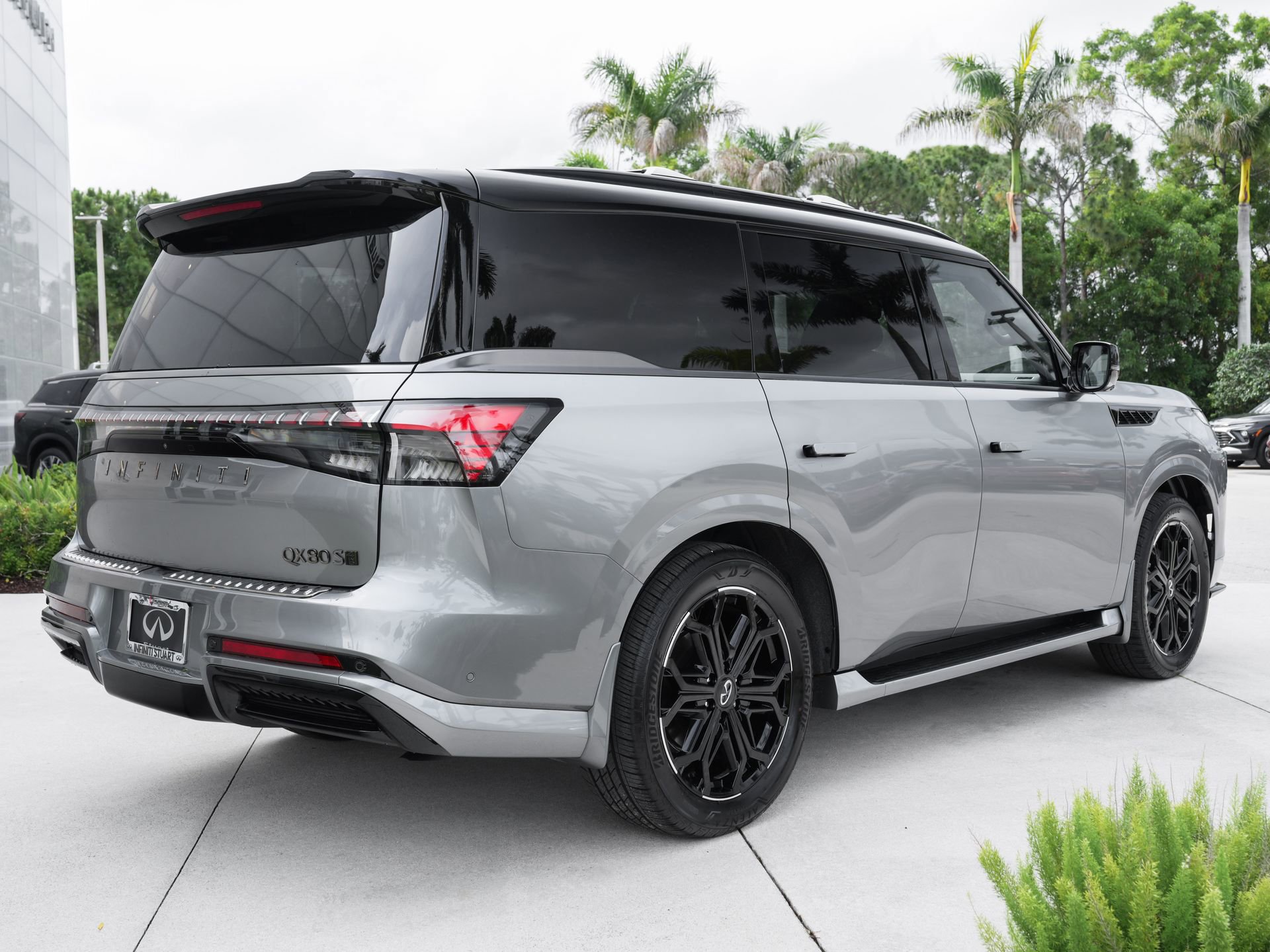 Certified 2026 INFINITI QX80 4WD w/ Sport Exterior Package image 24