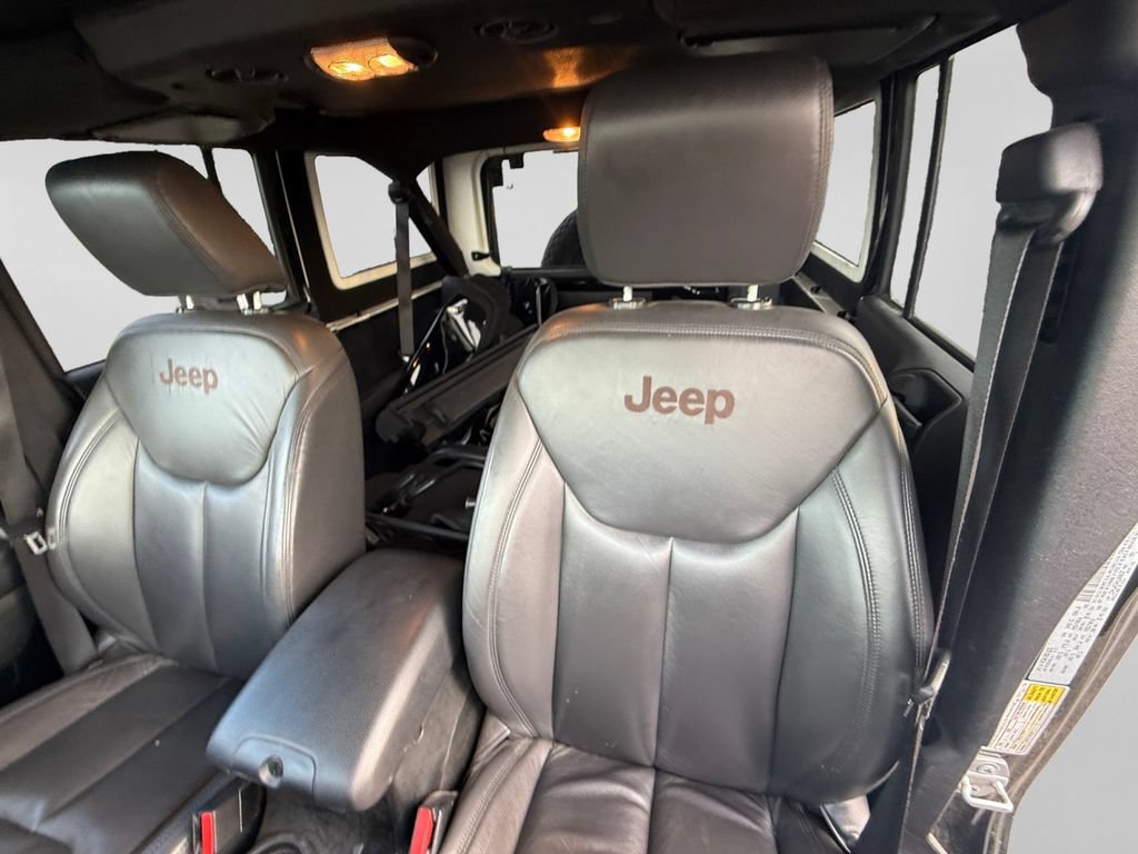 Used 2017 Jeep Wrangler Unlimited Sahara w/ Dual Top Group AWD/4WD image 21