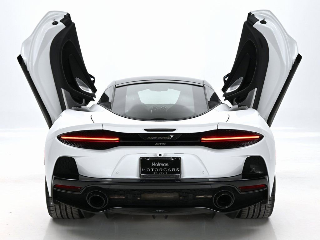 Used 2025 McLaren GTS RWD image 9