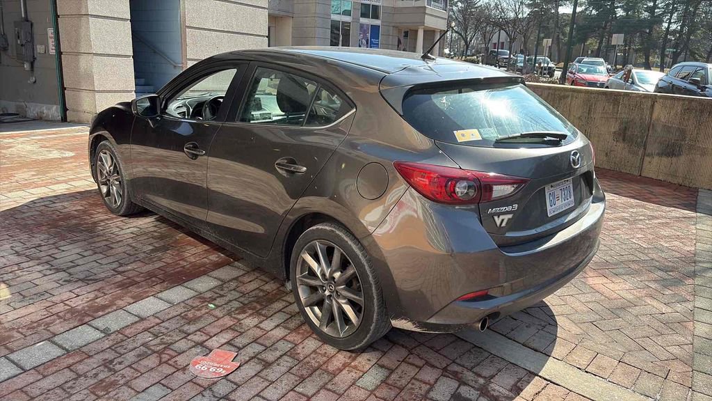 Used 2018 MAZDA MAZDA3 Touring image 5