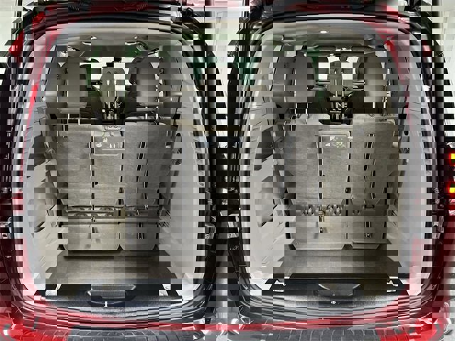 Used 2021 Chrysler Pacifica Touring image 25