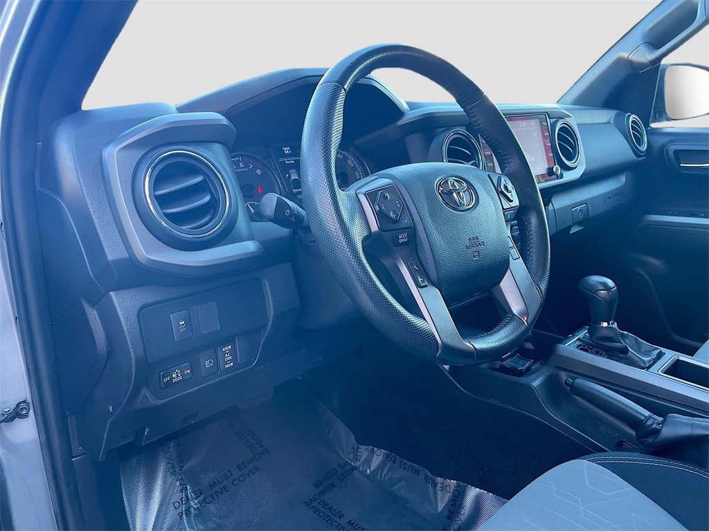 Used 2021 Toyota Tacoma TRD Off-Road image 9