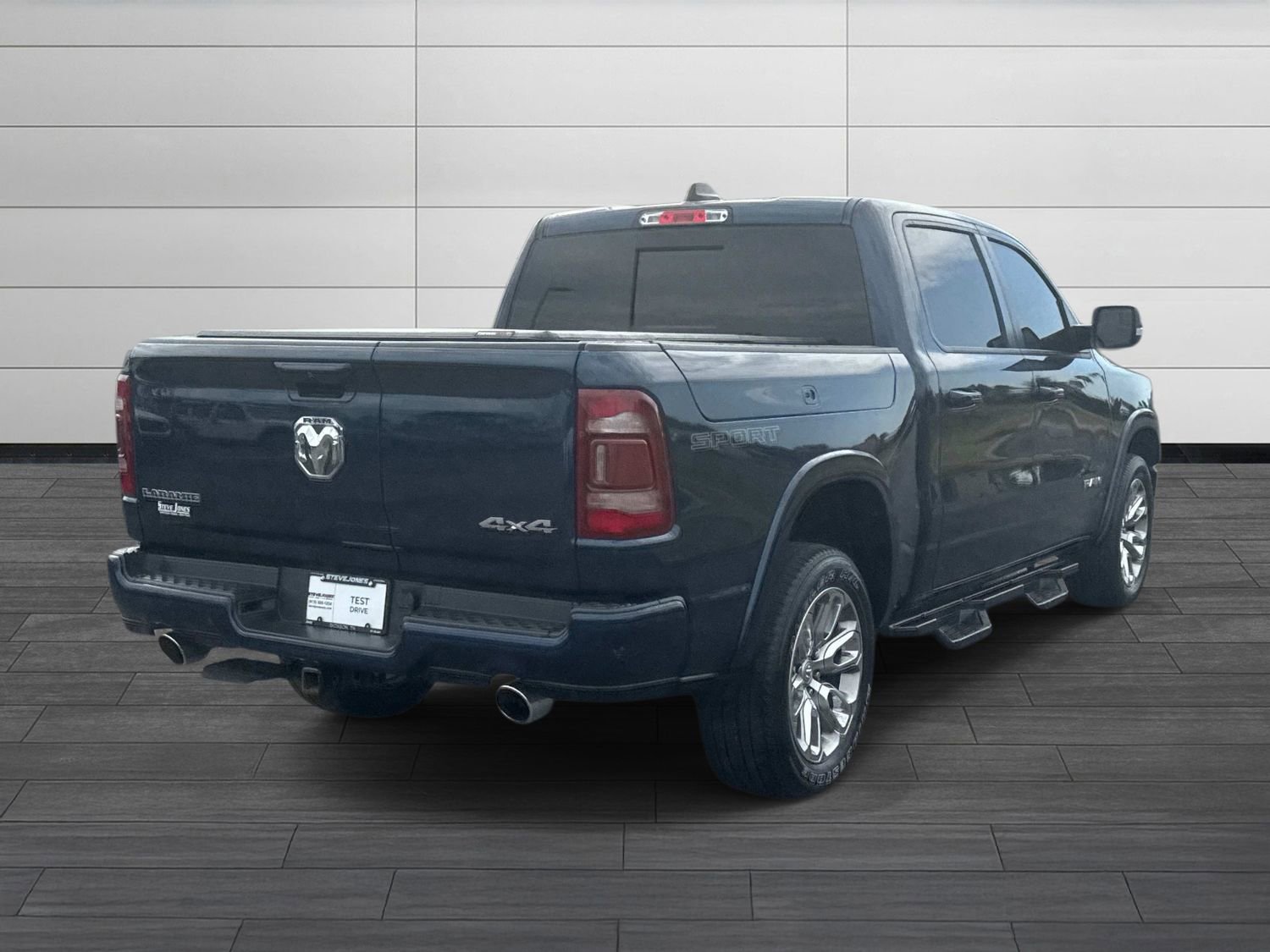 Used 2022 RAM 1500 Laramie w/ Sport Appearance Package AWD/4WD image 3