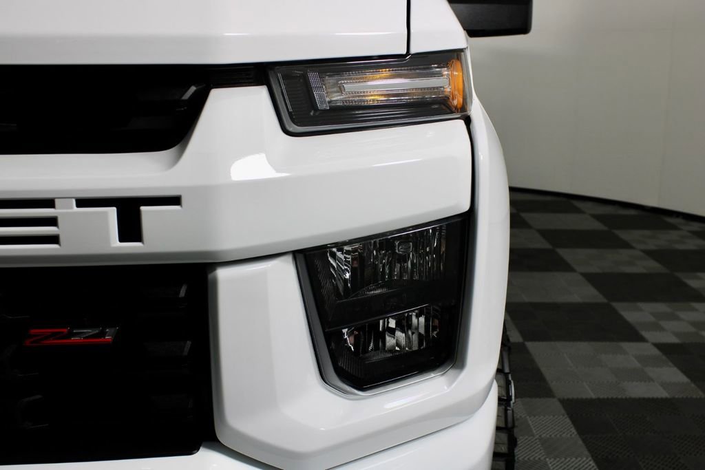 Used 2023 Chevrolet Silverado 2500 LT image 3