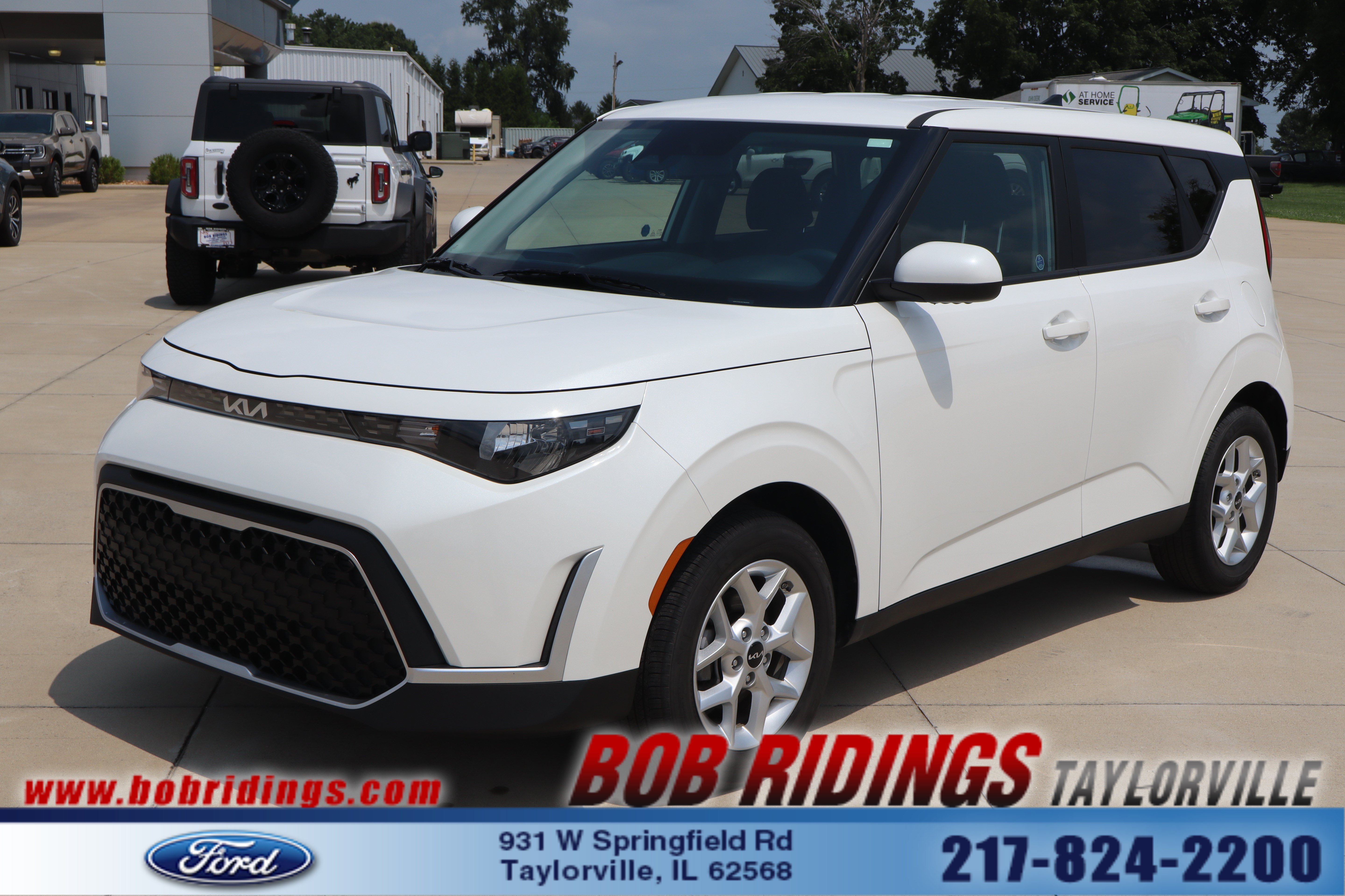 Used 2025 Kia Soul LX w/ LX Technology Package FWD image 1
