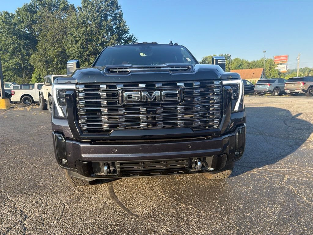Used 2025 GMC Sierra 2500 Denali Ultimate w/ Max Trailering Package AWD/4WD image 4