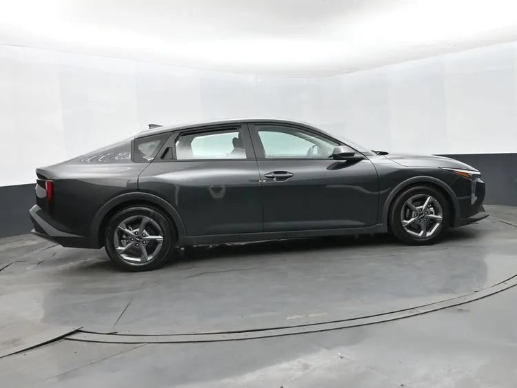 Used 2025 Kia K4 FWD image 4