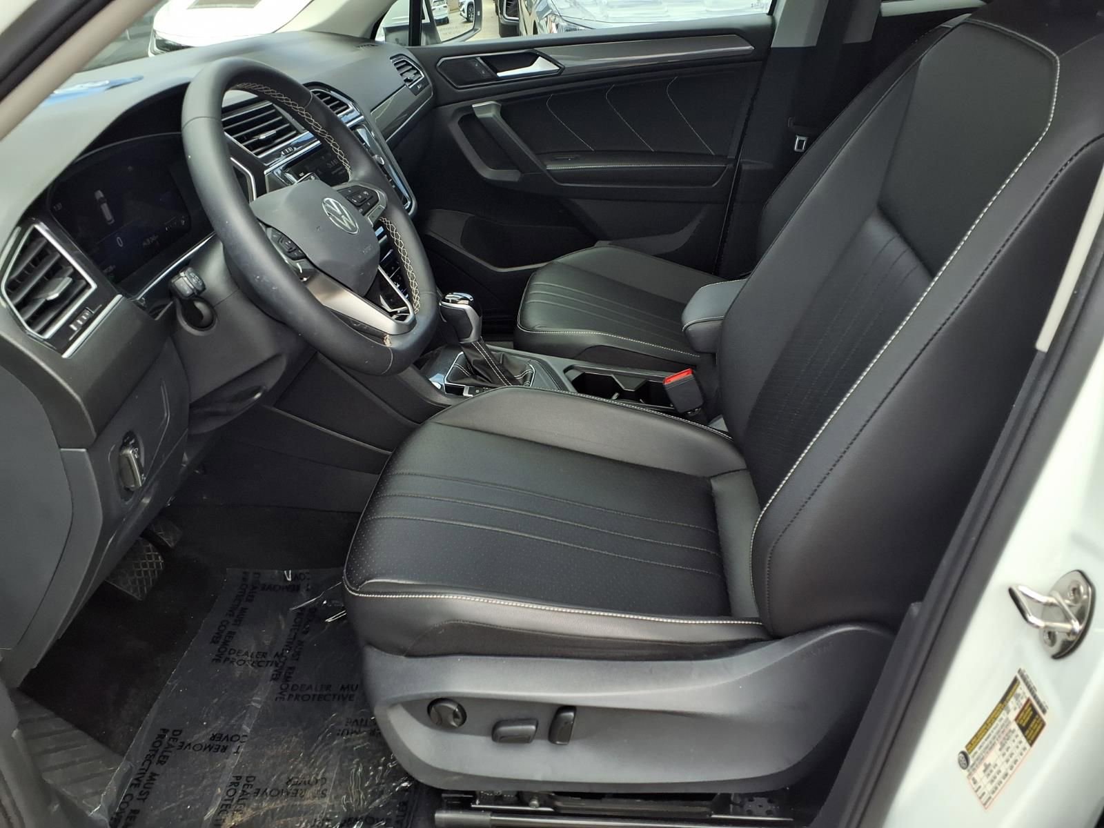 Certified 2023 Volkswagen Tiguan SE FWD image 17