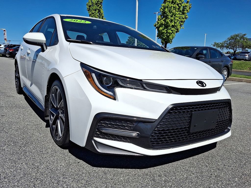 Used 2022 Toyota Corolla SE w/ SE Premium Package FWD image 2