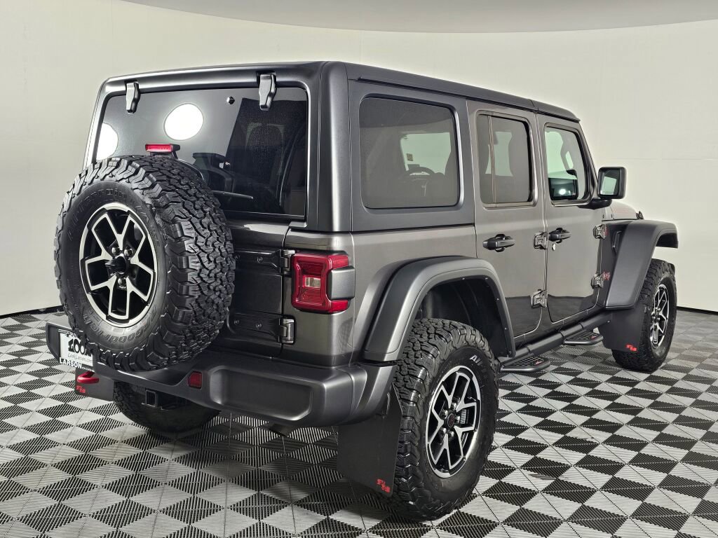 Used 2025 Jeep Wrangler Unlimited Rubicon w/ Convenience Group image 3
