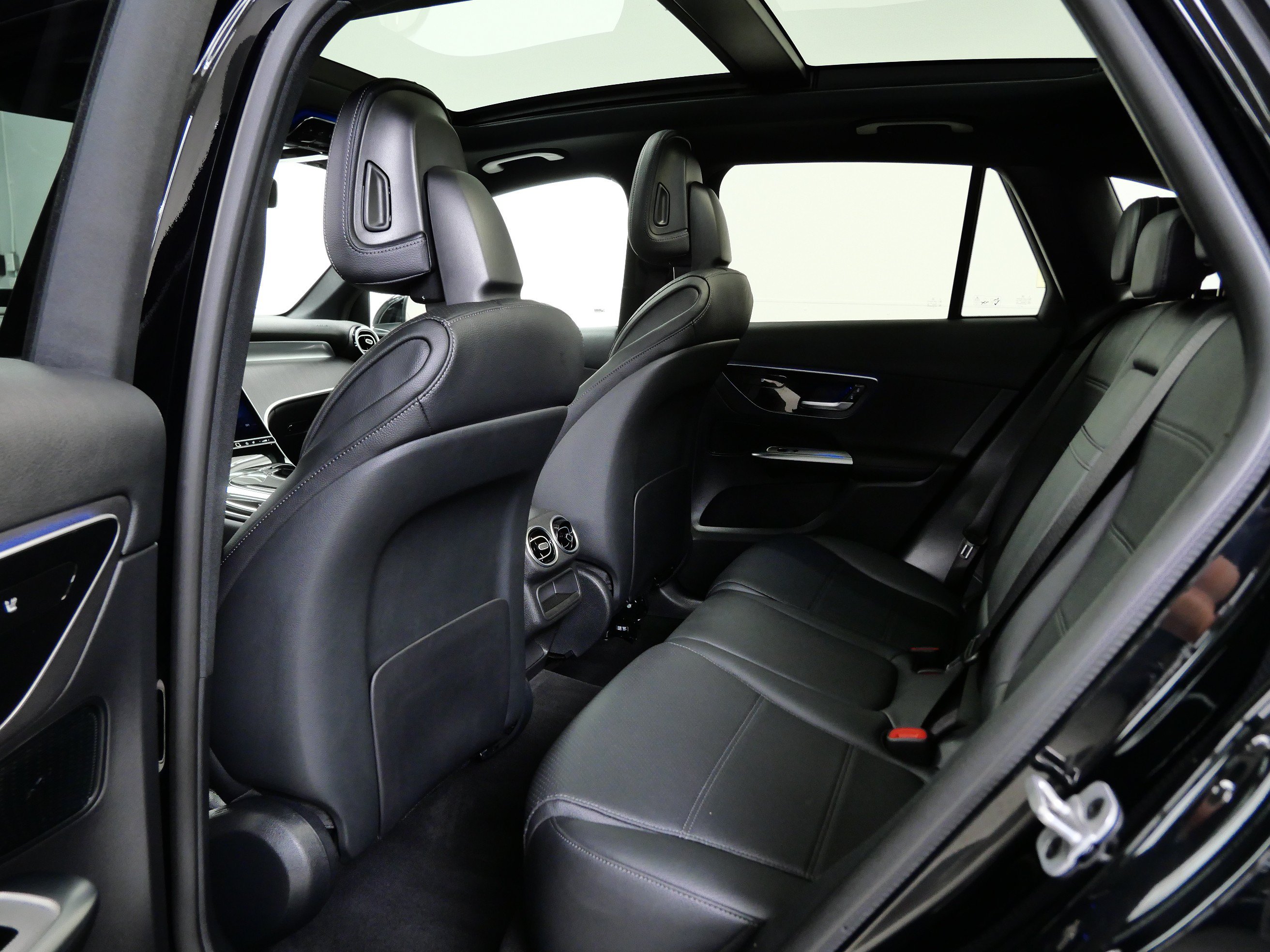 Certified 2026 Mercedes-Benz GLC 300 4MATIC image 16