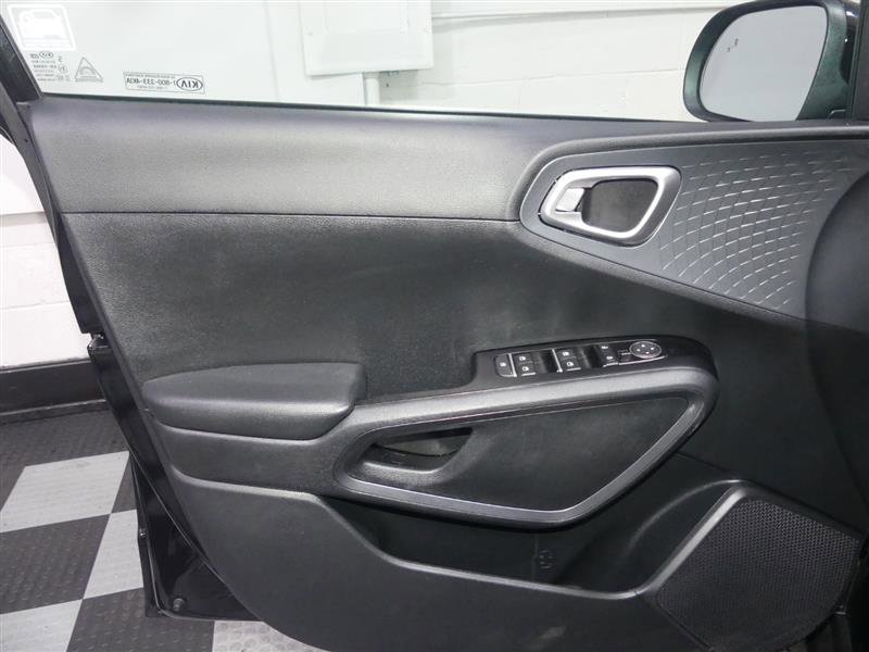 Used 2021 Kia Soul S FWD image 18