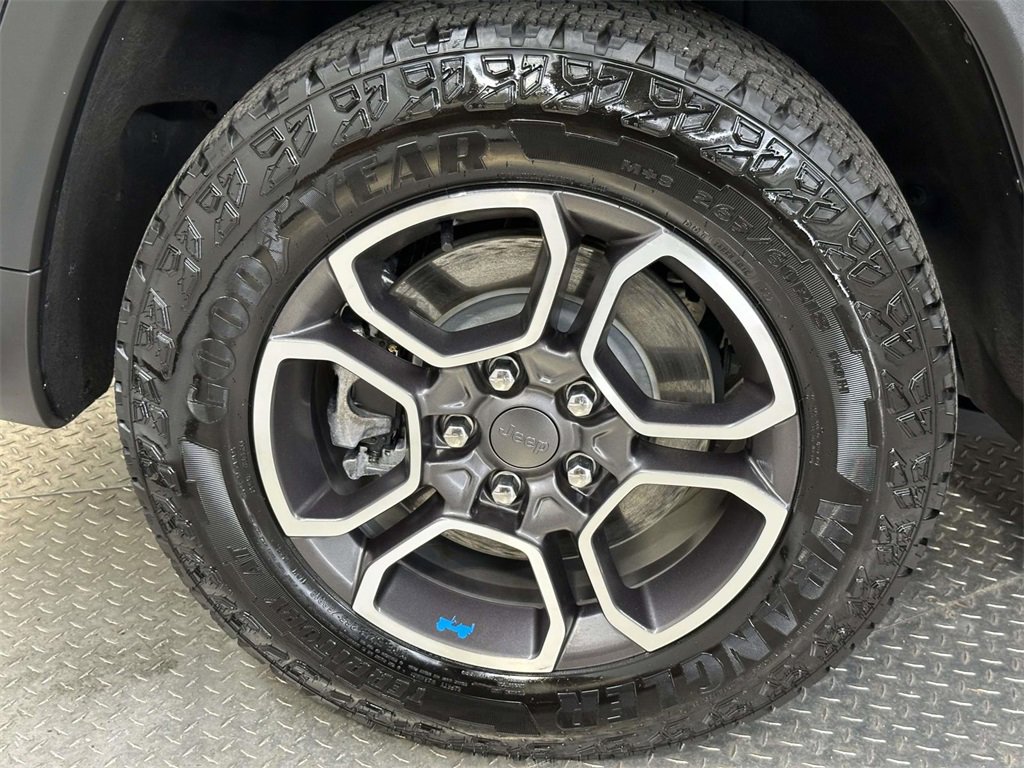 Used 2024 Jeep Grand Cherokee Trailhawk w/ Advanced Protech Group II image 9