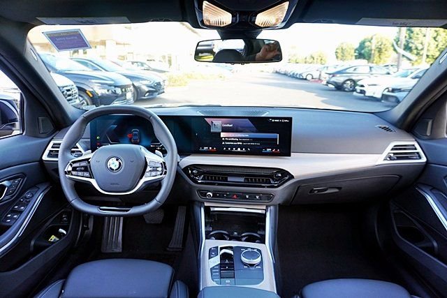 Used 2025 BMW 330i xDrive Sedan w/ Convenience Package image 19