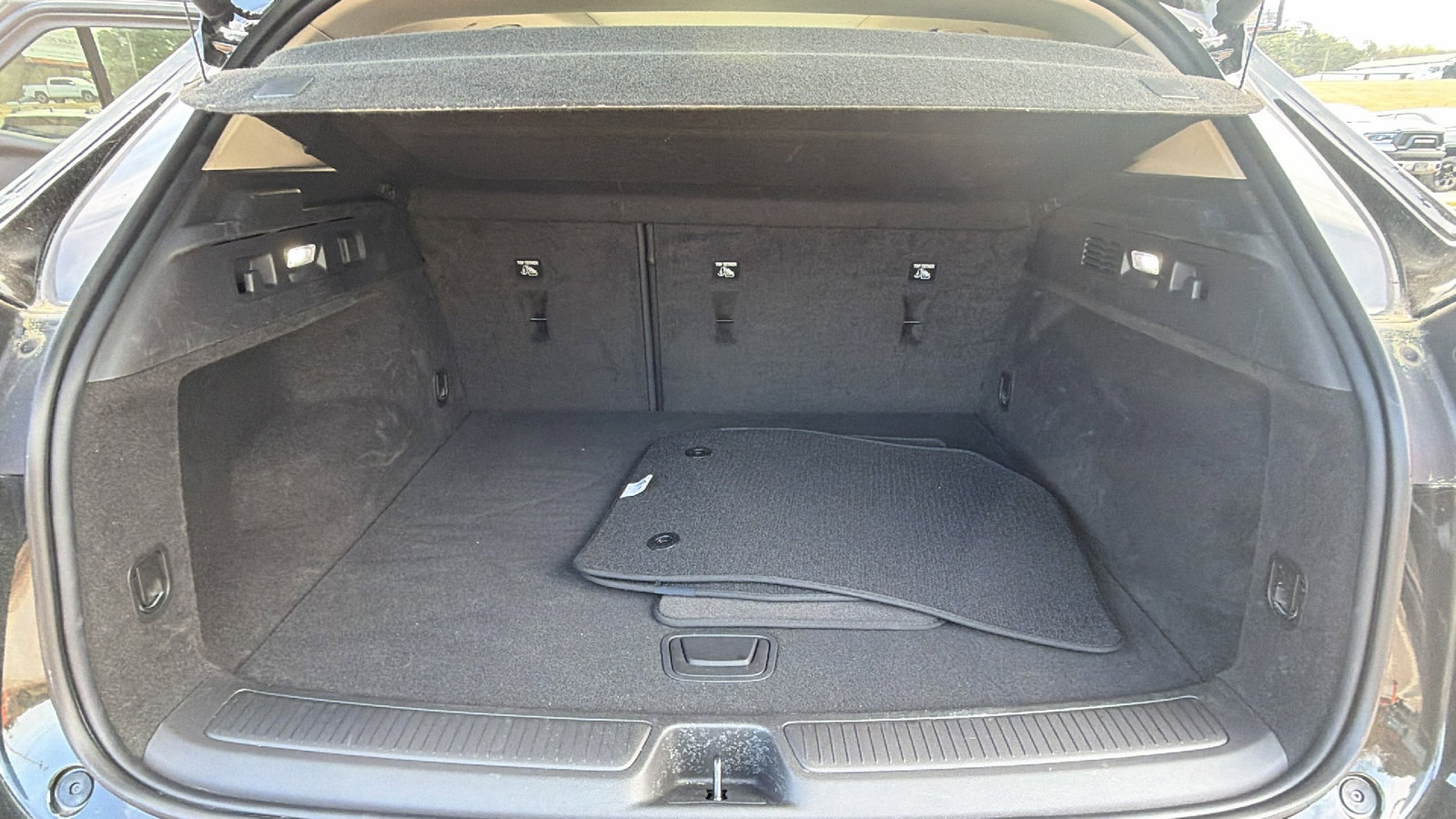 Used 2023 Buick Envision Essence w/ Sport Touring Package image 13