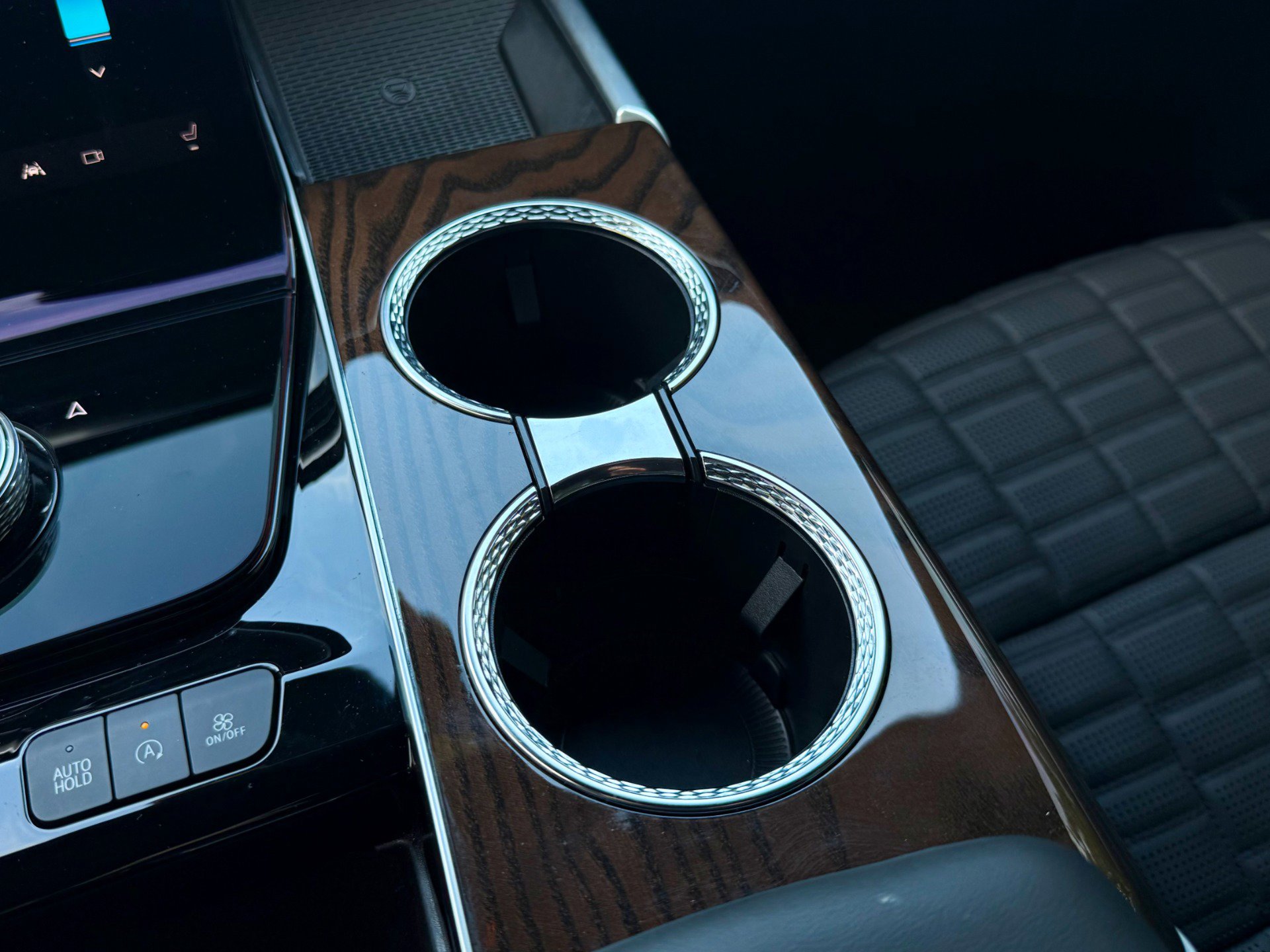 Used 2025 Cadillac Escalade Sport Platinum w/ LPO, ONYX Package image 54