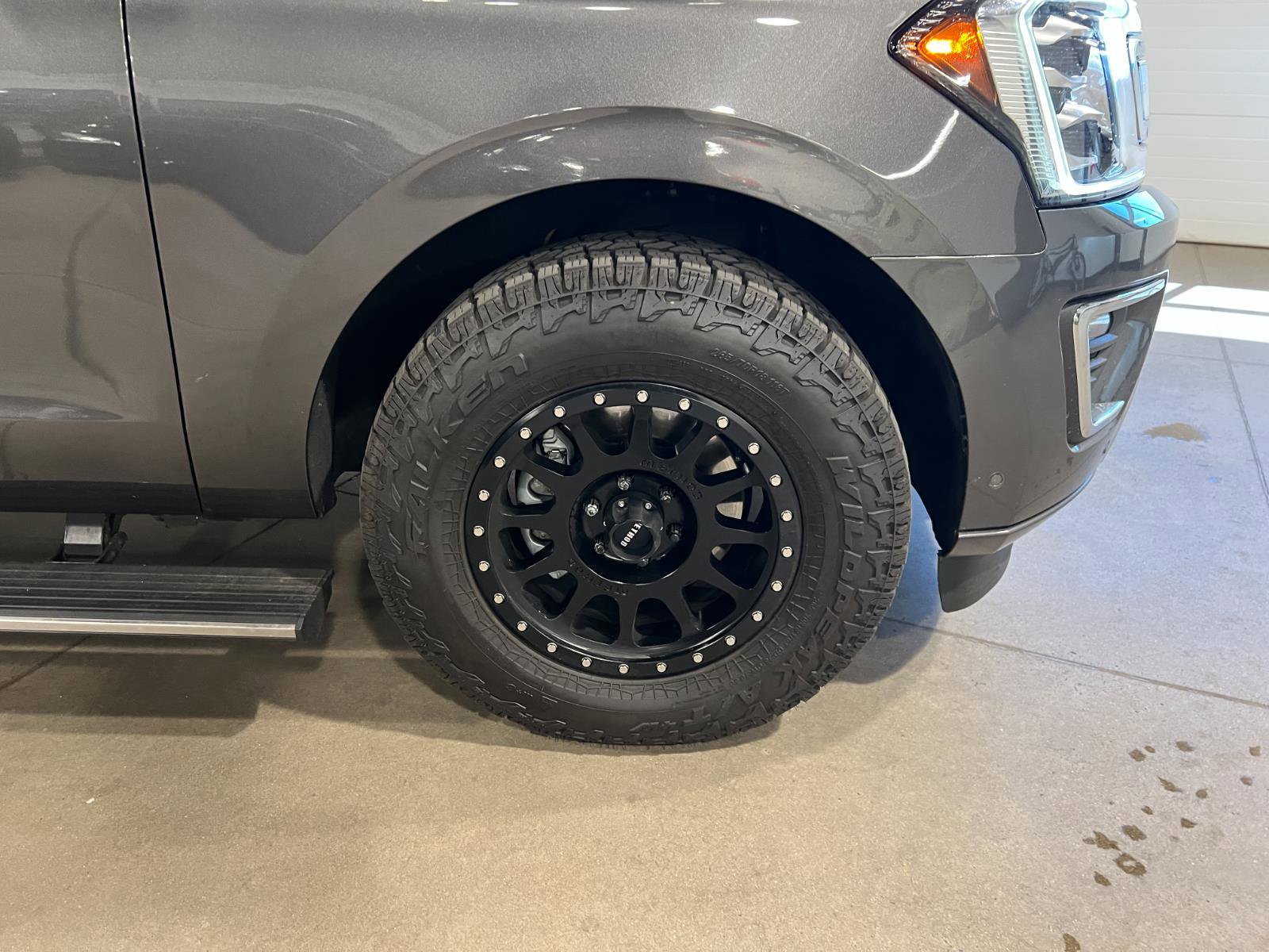 Used 2019 Ford Expedition Limited w/ Equipment Group 301A AWD/4WD image 50