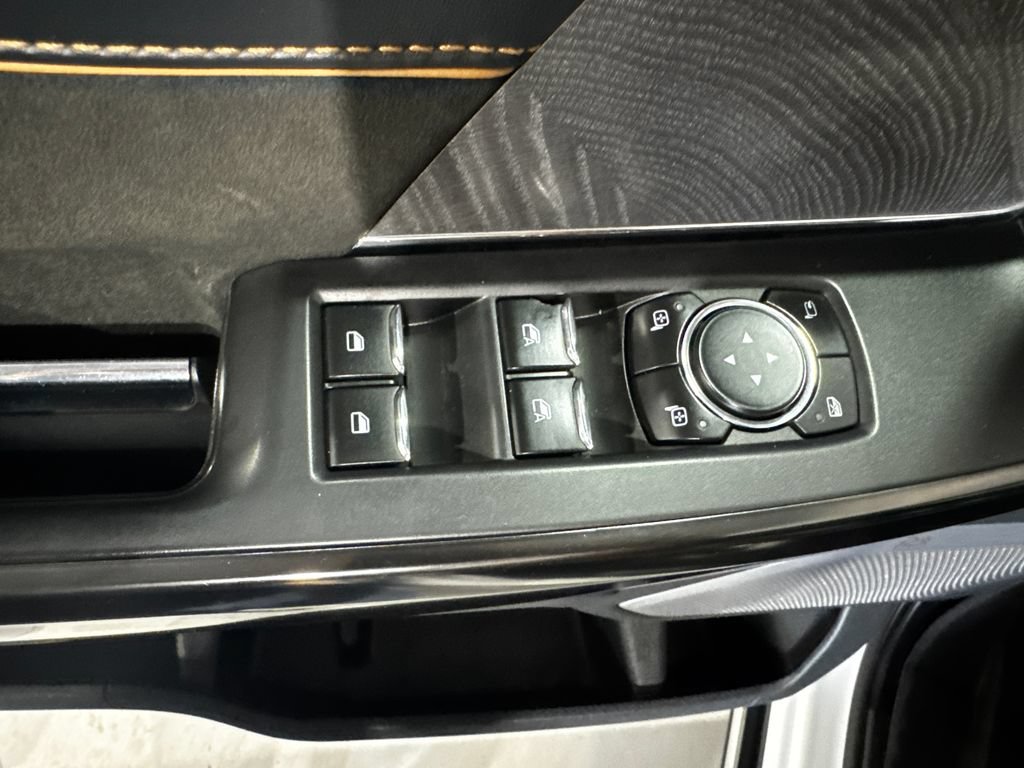 Used 2021 Ford F150 Platinum w/ FX4 Off-Road Package AWD/4WD image 19